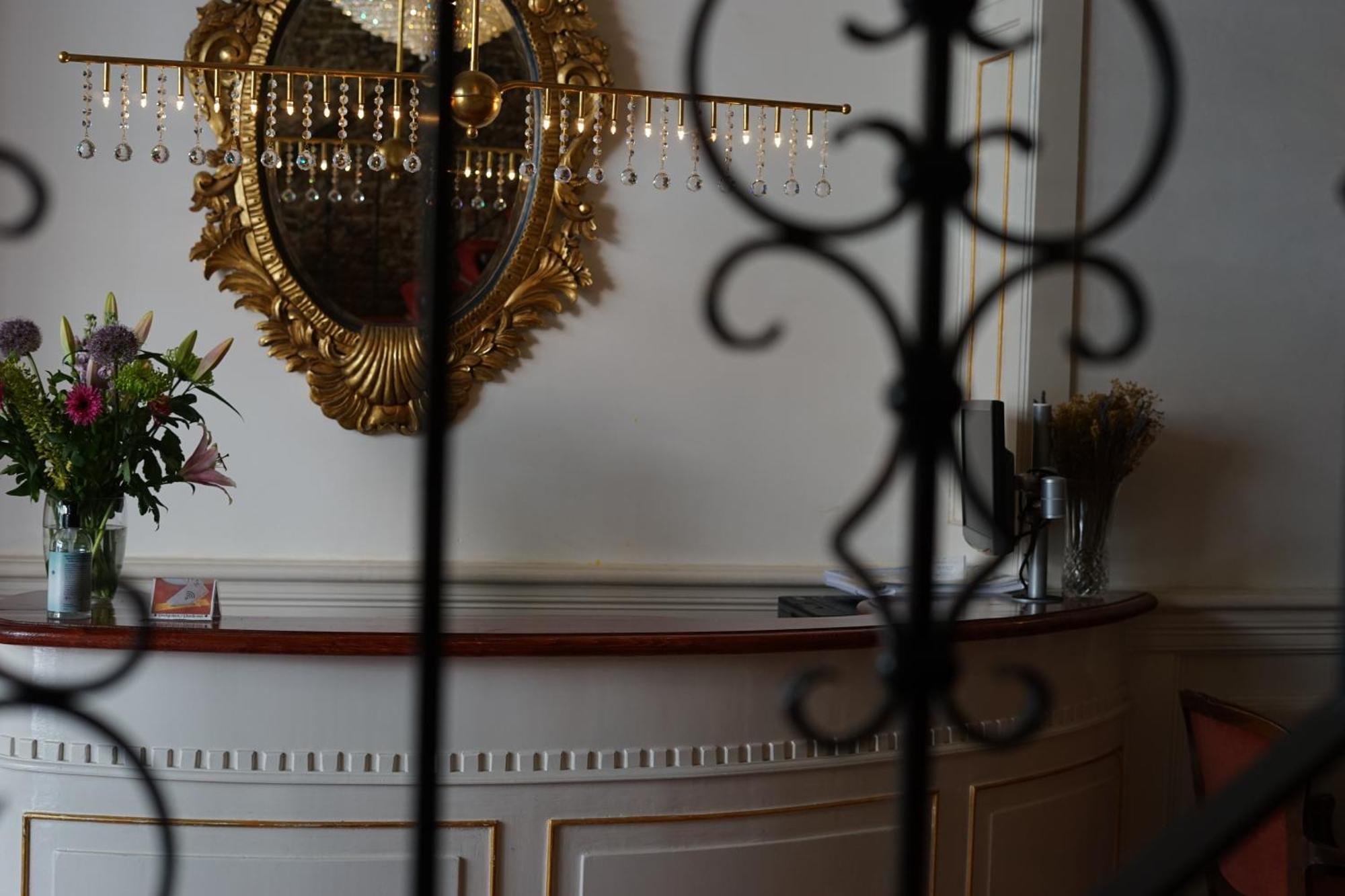 De Gulden Waagen Hotel Nijmegen Bagian luar foto