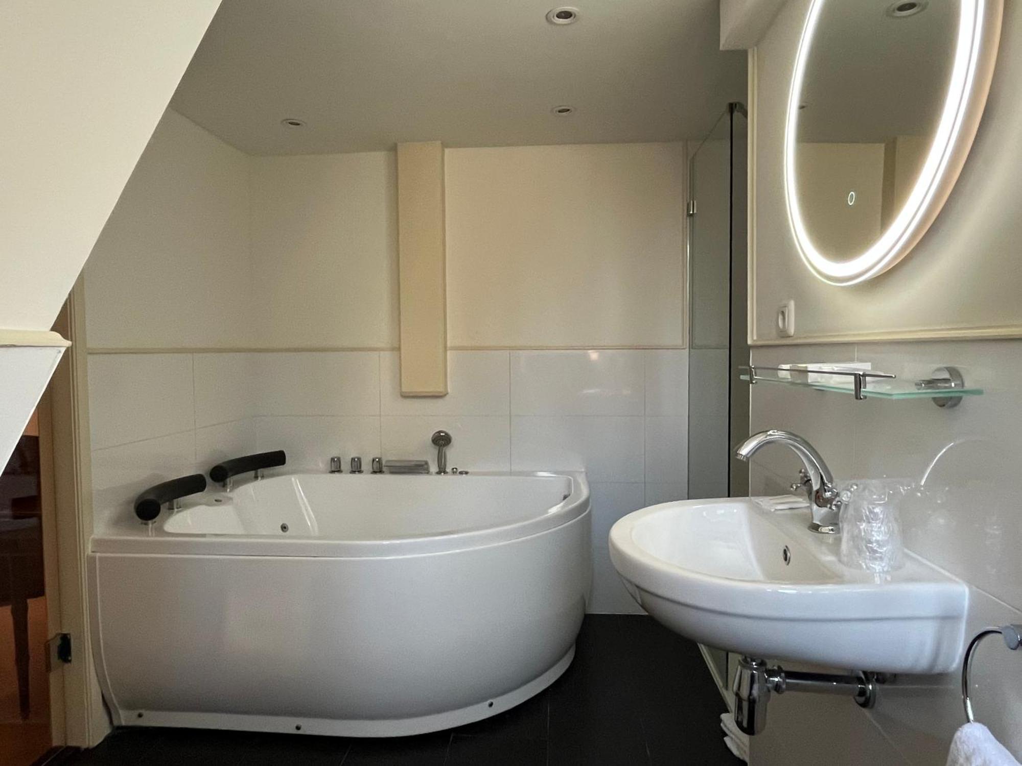 De Gulden Waagen Hotel Nijmegen Bagian luar foto