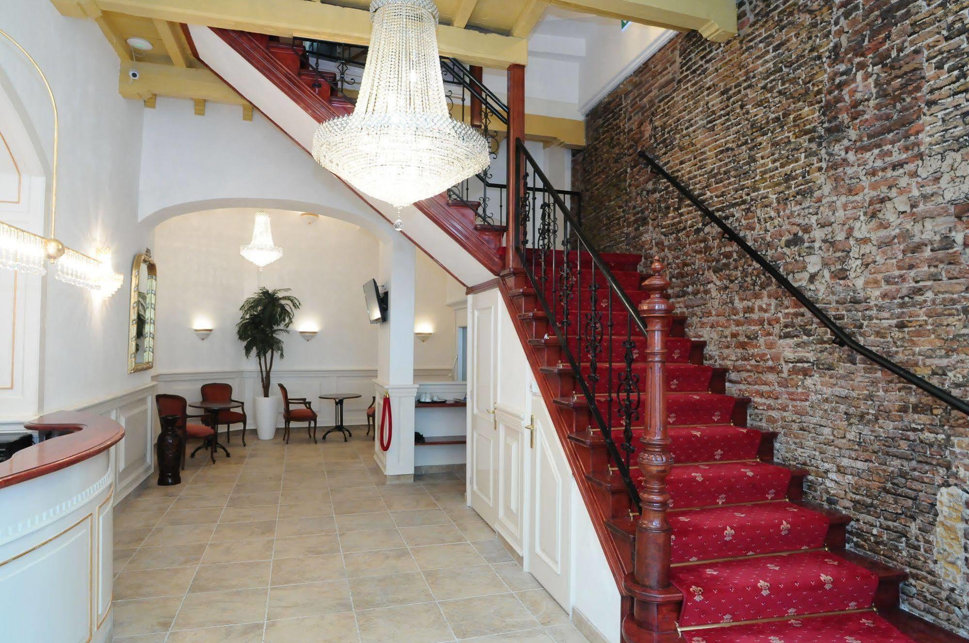 De Gulden Waagen Hotel Nijmegen Bagian luar foto