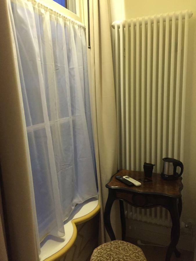 De Gulden Waagen Hotel Nijmegen Bagian luar foto